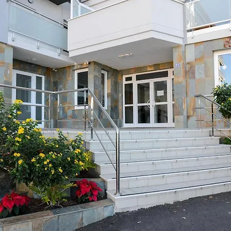 With 2 Bedrooms In Bajamar, With Wonderful Mountain View, Pool Acce... Bajamar (La Laguna)