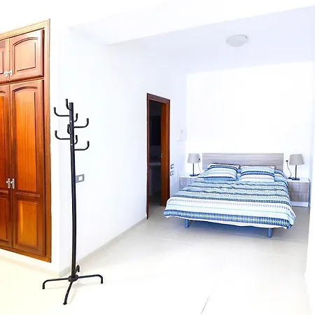 Apartament With 2 Bedrooms In Bajamar, With Wonderful Mountain View, Pool Acce... Bajamar (La Laguna)